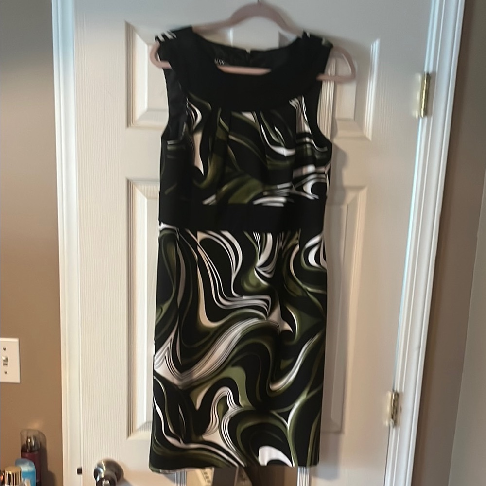 Elegant Black and Green Swirl Dress